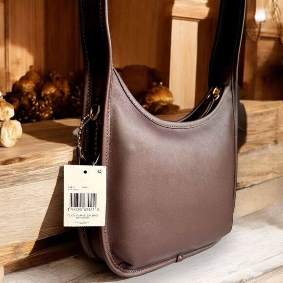 🚫SOLD🚫 Coach Curve Zip Limited Ed Shoulder Bag Maple/Brass & Cherry Charm - Picture 7 of 17